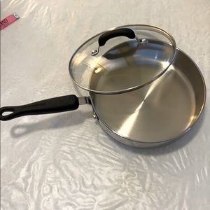 Kitchen Aid 3qt/2.8 L. Covered sauté.